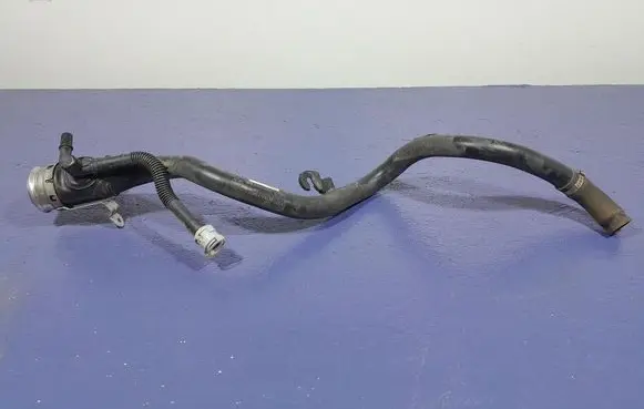 BMW M4 F82 F83 Fuel tank filler neck pipe 7484895