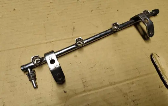 Chrysler PT Cruiser Fuel main line pipe 