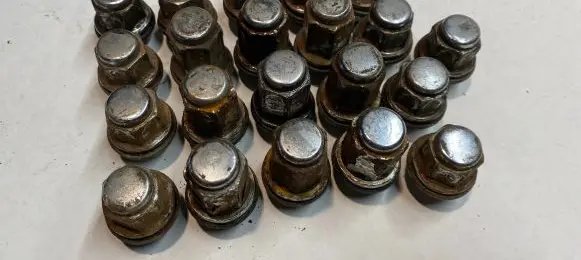 Lexus IS 200-300 Nuts/bolts 