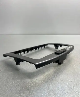 Radio/GPS head unit trim