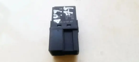 Volvo S40, V40 Other relay MB9533821L V23074