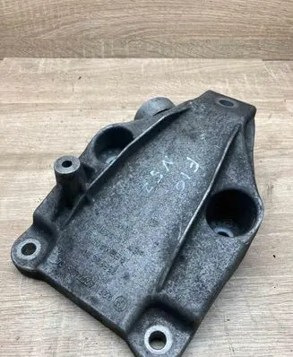 BMW 5 F10 F11 Engine mounting bracket 6777623 13992010