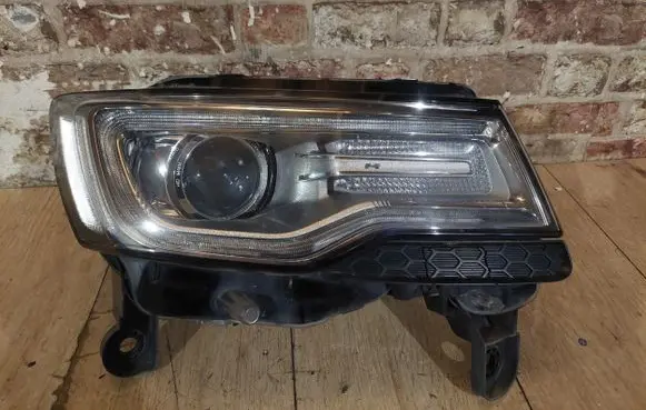 Jeep Grand Cherokee Headlight/headlamp
