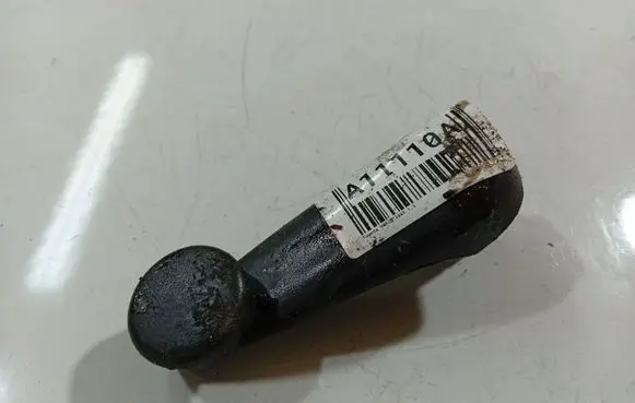Toyota Yaris Front door window winding handle 