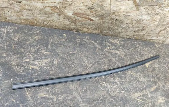 Opel Mokka B Rear door glass trim molding 9834494880