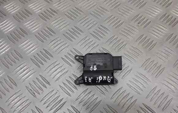 Audi A3 S3 8P Central body control module 1K0907511