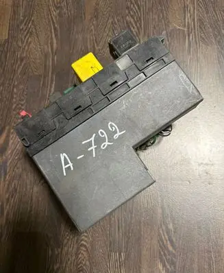 Mercedes-Benz E W210 Fuse box set 0025451901