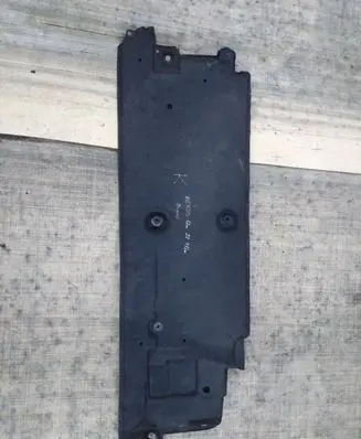 Toyota Avensis T270 Center/middle under tray cover 5816605010