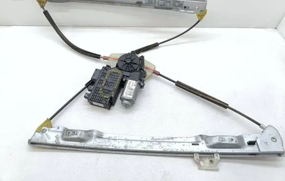 Citroen C4 I Picasso Front door window regulator motor 9654087780