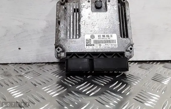 Volkswagen PASSAT B6 Engine control unit/module 03c906056dc 0261s02286