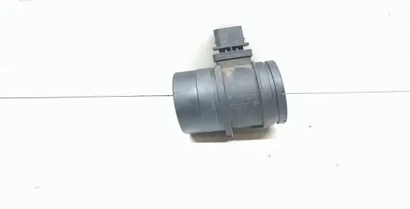 BMW 1 E82 E88 Mass air flow meter 8509724 0281006146