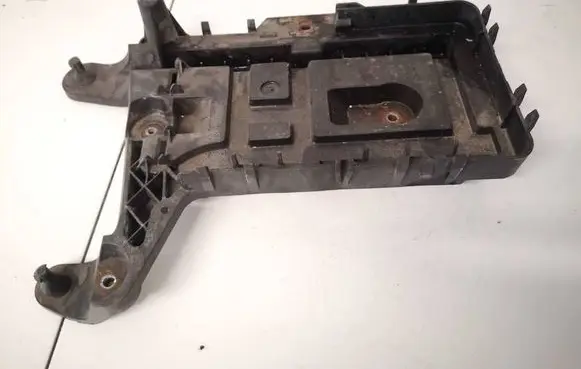 Volkswagen Tiguan Battery box tray 1K0915333C