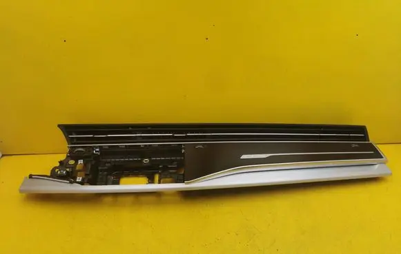 Audi Q8 Dashboard air vent grill cover trim 4M8820902