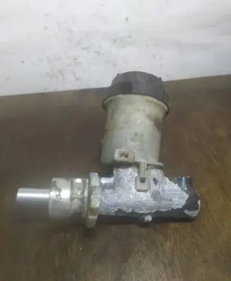 Volvo S40, V40 Master brake cylinder L481373