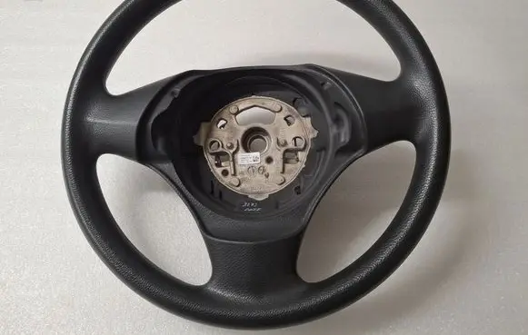 BMW 1 E81 E87 Steering wheel 6763076