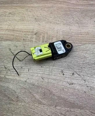 Toyota Auris 150 Airbag deployment crash/impact sensor 8983102080 USED