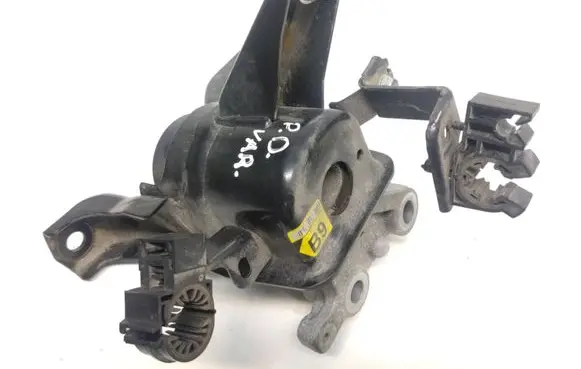 Toyota Auris E180 Engine mount bracket