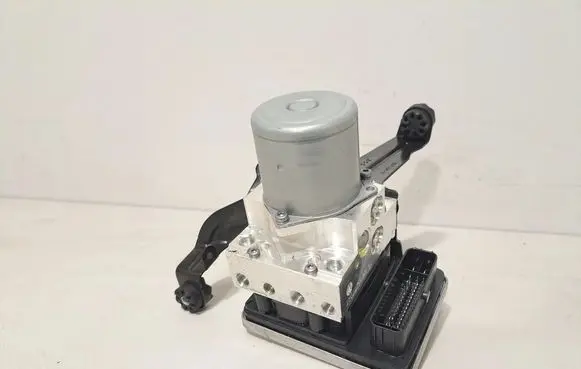 BMW X4 G02 ABS Pump 5A82CE2 5A82CE8