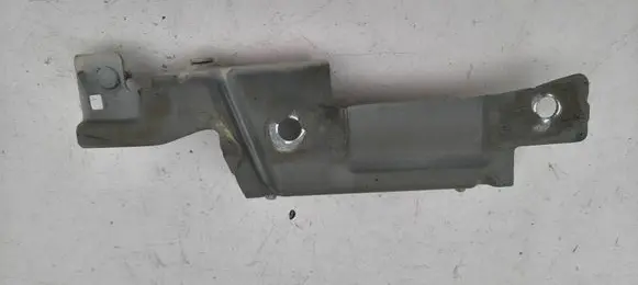 Renault Captur Fender mounting bracket 631227839R