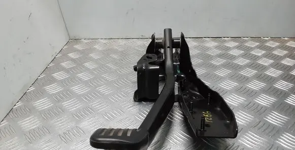 Land Rover Evoque I Brake pedal 