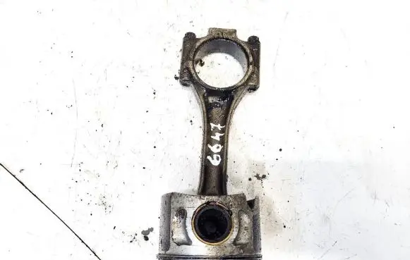 Ford Galaxy Piston with connecting rod