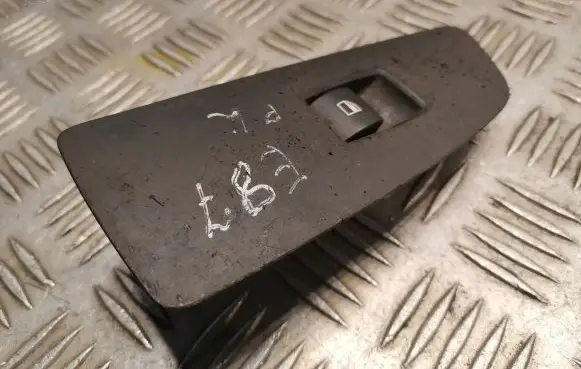 BMW 1 E81 E87 Electric window control switch 6951996