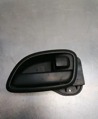 KIA Carens II Front door interior handle