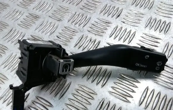 Volkswagen Golf V Wiper control stalk 1K0953519A