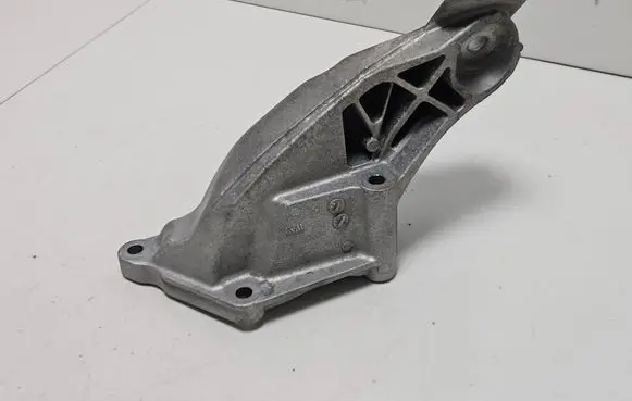 BMW X5M F85 Engine mounting bracket 6876288 21181210
