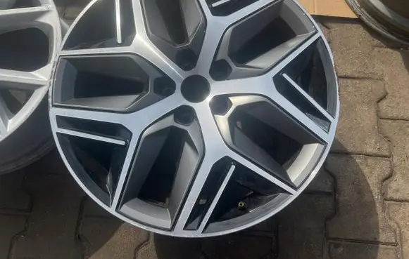 Seat Ateca R19 alloy rim 
