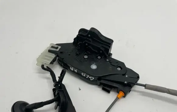 Mercedes-Benz GLA H247 Front door lock A0997202720