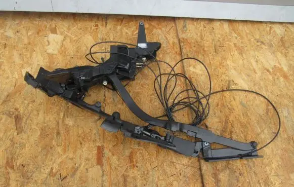Mercedes-Benz SL R230 Convertible roof hinge 120405204