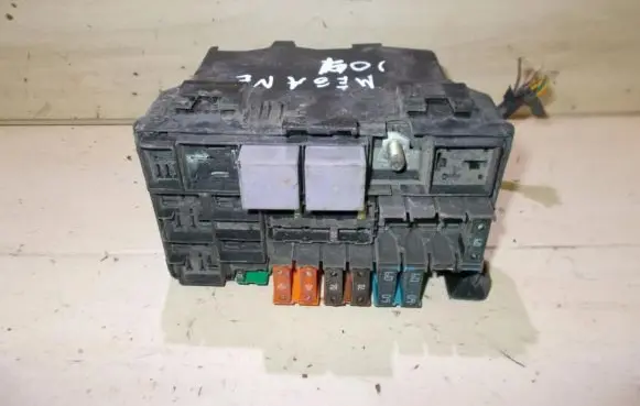 Renault Laguna II Fuse box set 8200003059
