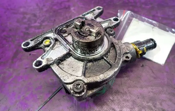 Opel Zafira A Vacuum pump