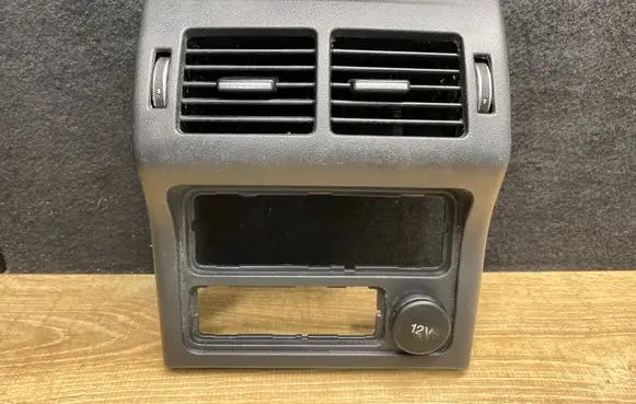 Land Rover Range Rover Evoque L538 Rear air vent grill BJ32014A22AD 19C570AA 014A22AAEX23