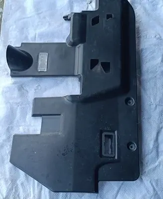 Volkswagen Touareg I Dashboard lower bottom trim panel 7L6815173