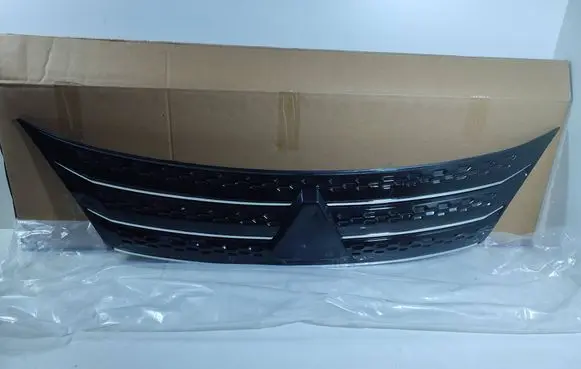 Mitsubishi Outlander IV Front bumper upper radiator grill 62310W120P 7450B222