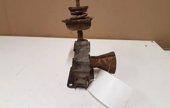 KIA Sorento Spare wheel mounting bracket
