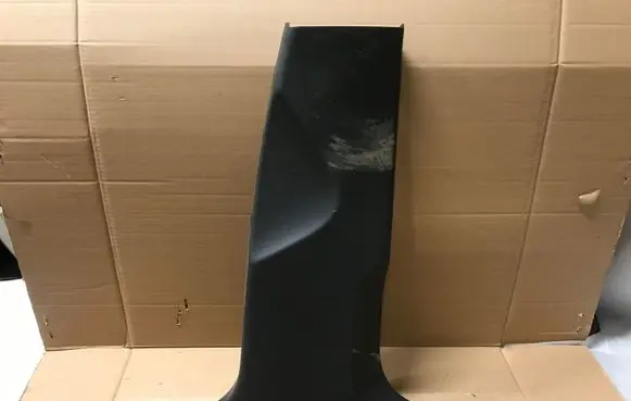 (B) pillar trim (bottom)