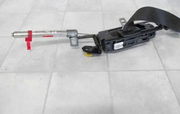 Volvo S60 Front seatbelt 30734732 8692