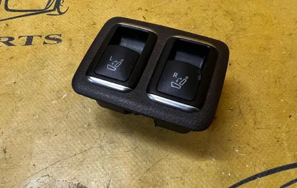 Mercedes-Benz GLS X166 Seat control switch 10061206 A1668201210 A1668201310