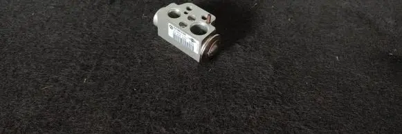 Audi Q7 4L Air conditioning (A/C) expansion valve 7L0820679 7L0820679D