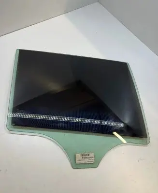 Mercedes-Benz C W205 Rear door window glass A2057350310 20160923F13