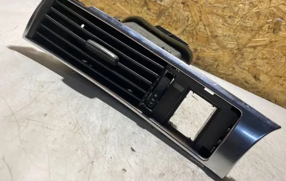 Audi A6 S6 C6 4F Dashboard side air vent grill/cover trim 4F1820901