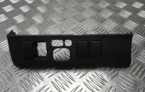 Toyota Avensis T270 Radio/GPS head unit trim 5544605050 T930