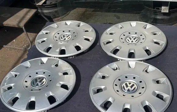 Volkswagen Transporter - Caravelle T6 R16 wheel hub/cap/trim 7H0601147