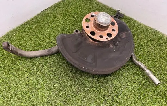 Mercedes-Benz CLS C219 Front wheel hub