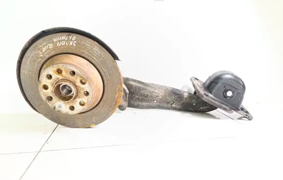 Skoda Octavia Mk3 (5E) Rear wheel hub spindle/knuckle 5QF505436F 1K0501476