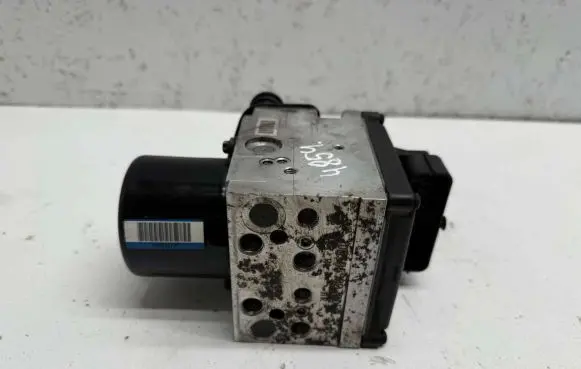 Volkswagen PASSAT B6 ABS Pump 3C0614095K 15747501A 15747701