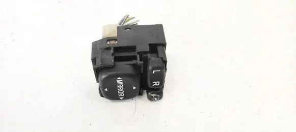 Toyota Avensis T250 Wing mirror switch 183575